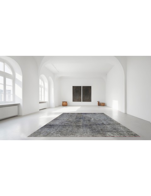 Vintage Carpet  <br/>275 x 188 cm