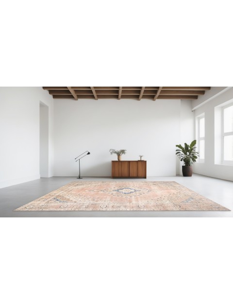 Persian Vintage Carpet  <br/>490 x 295 cm