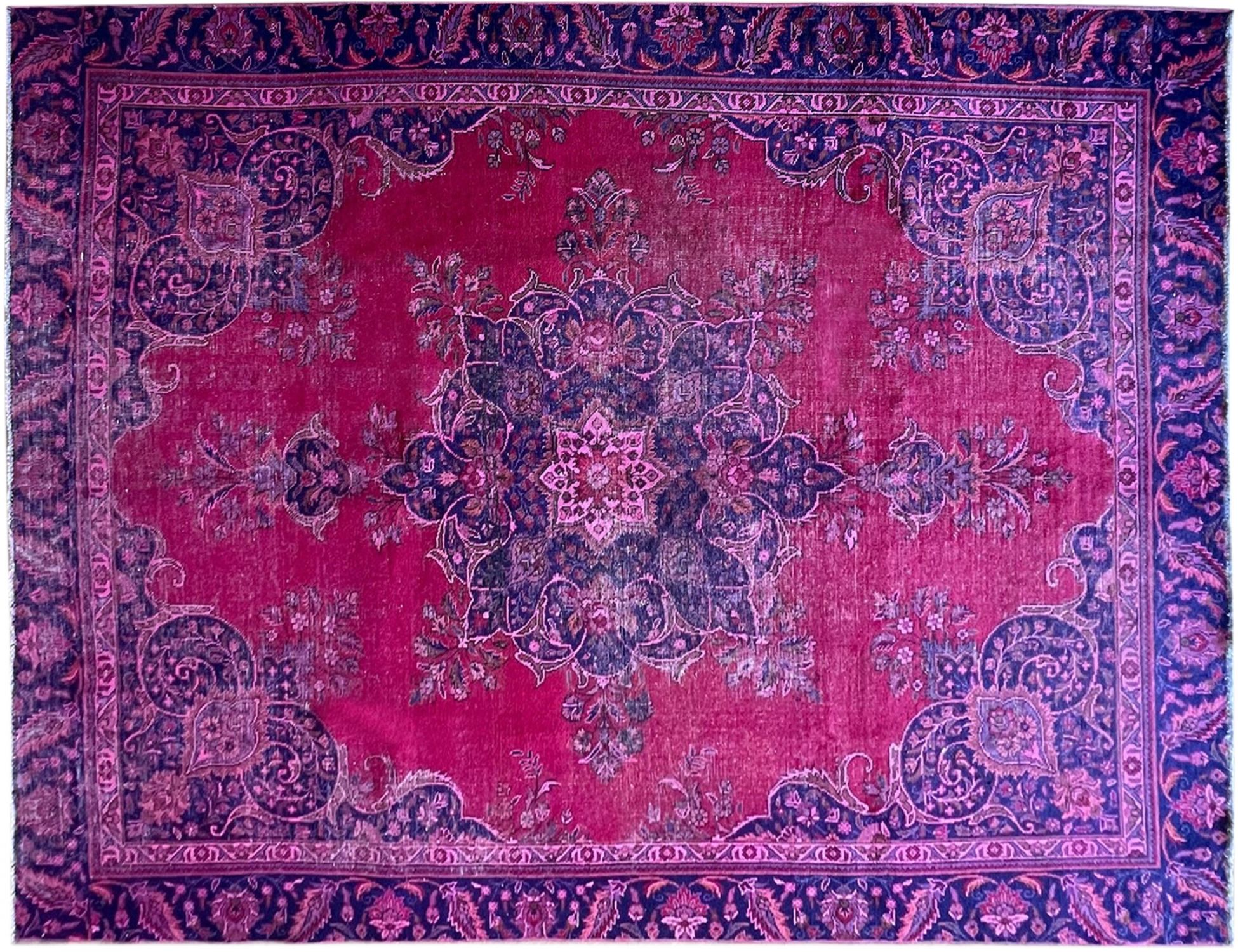 Vintage Teppich  rot <br/>351 x 275 cm
