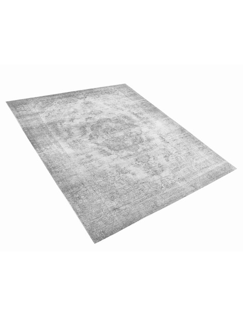 Vintage Carpet  <br/>572 x 341 cm