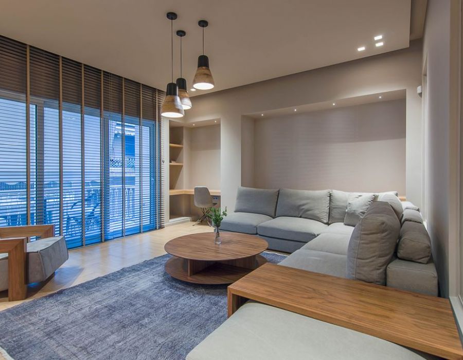Tapis fait main vintage de haute qualité gris dans un appartement de service de design d'intérieur