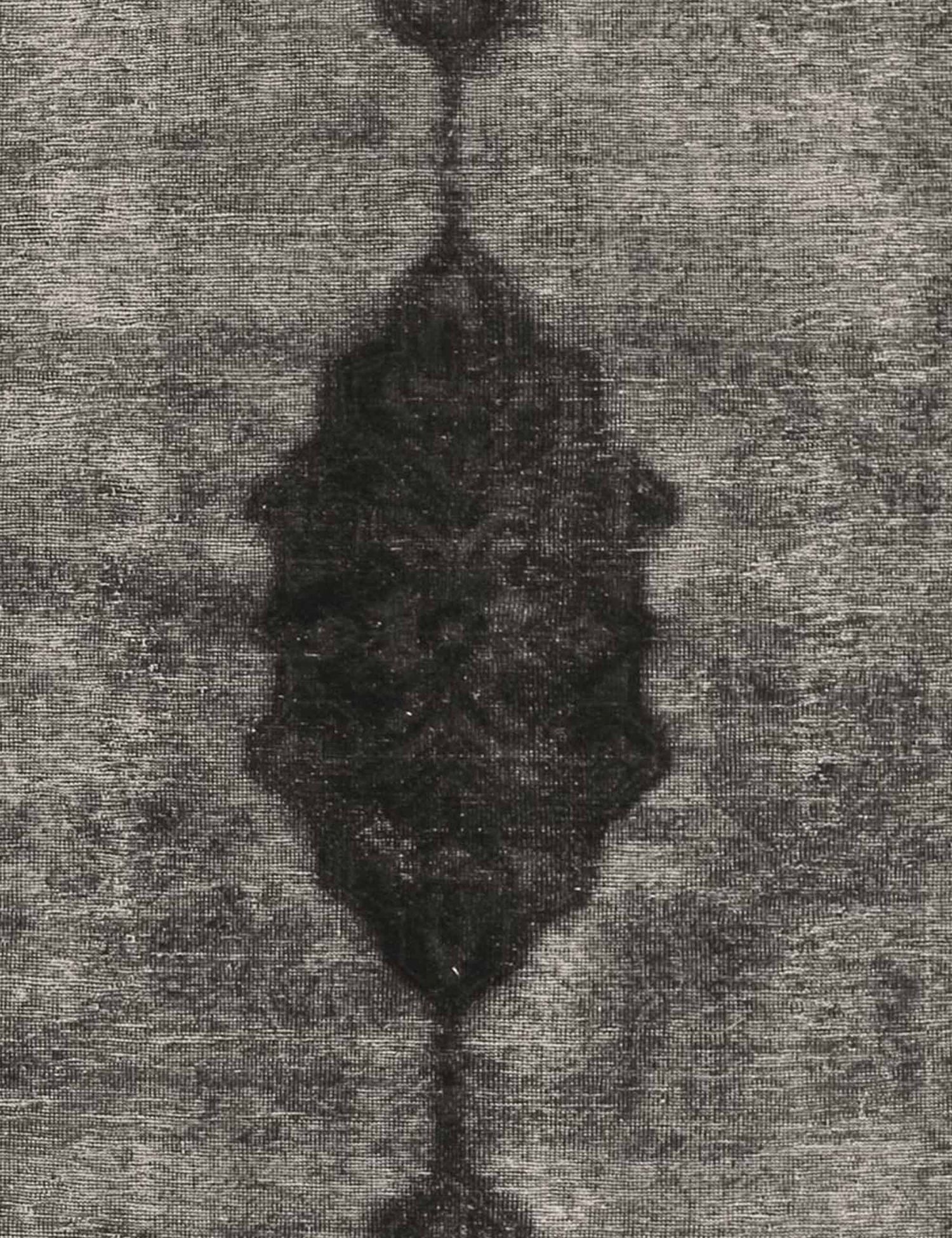 Vintage Carpet  musta <br/>320 x 202 cm
