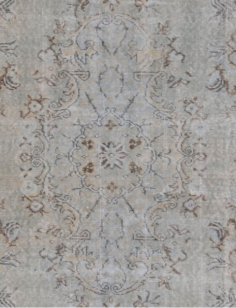 Vintage Carpet  <br/>287 x 167 cm