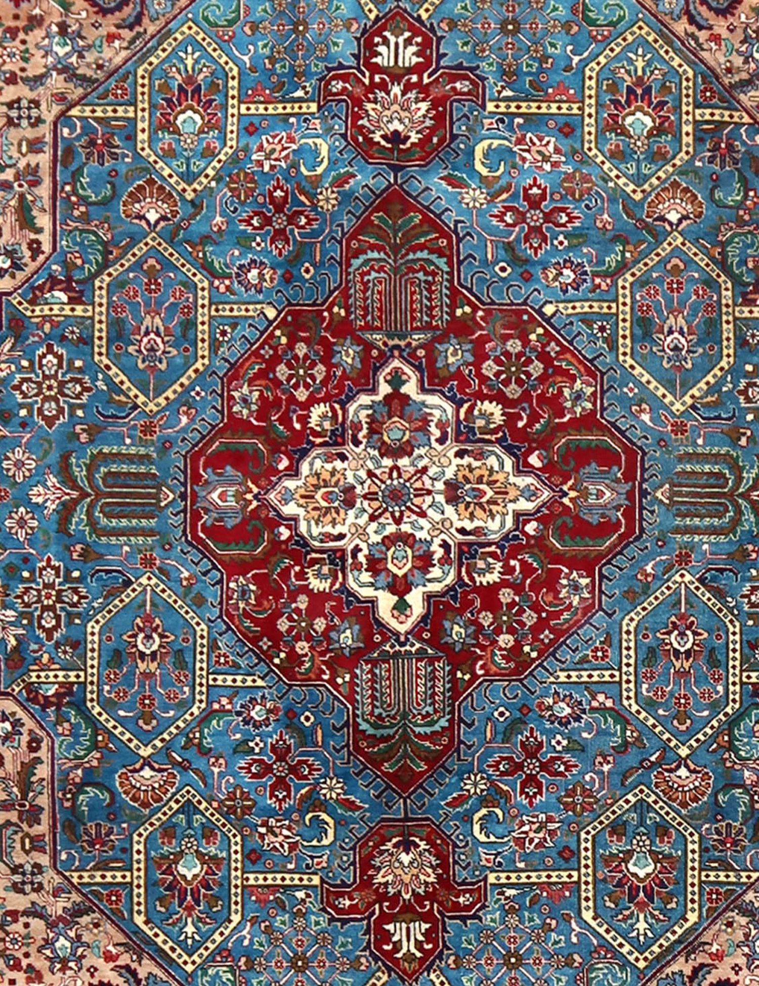 Tabriz Patina   390 x 309 cm