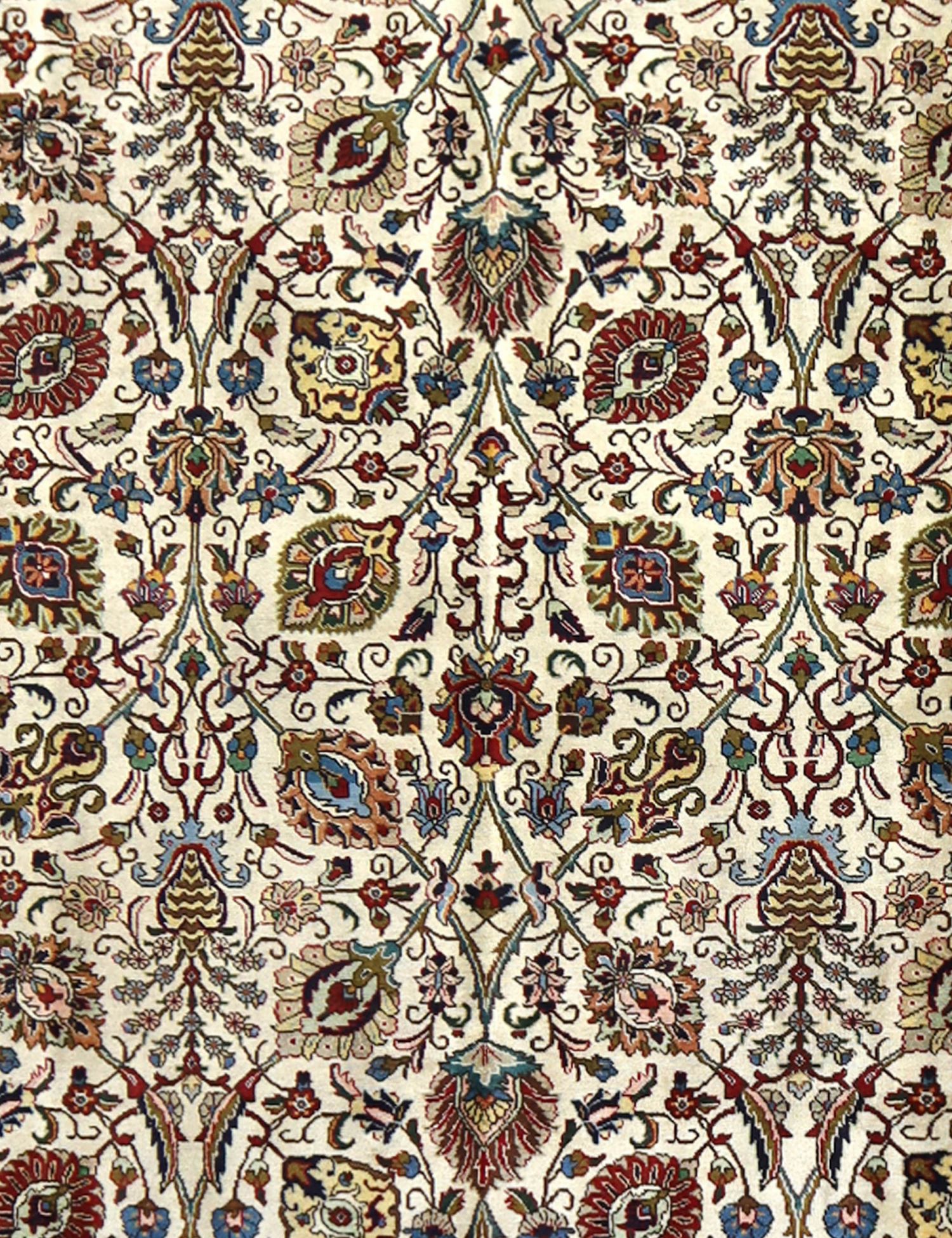 Tabriz Patina   376 x 296 cm