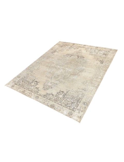 Alfombra persa vintage  <br/>278 x 194 cm