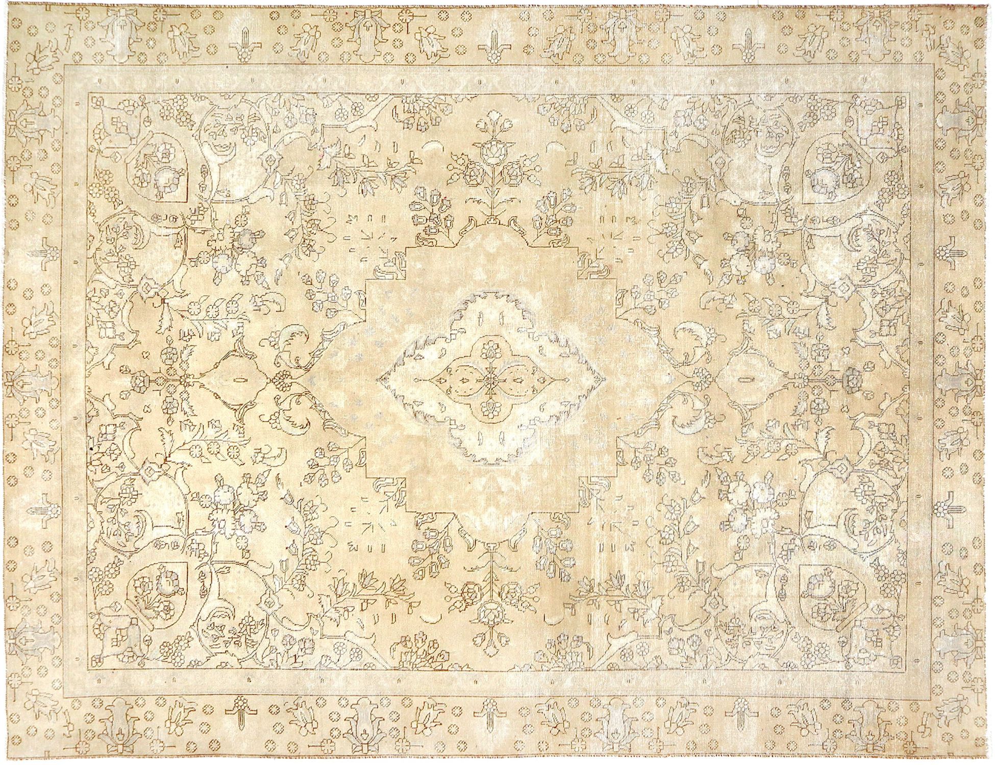 Vintage Carpet  beige  <br/>370 x 270 cm