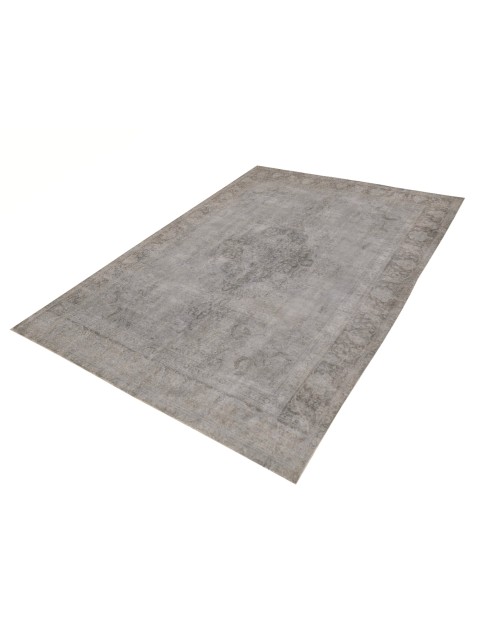 Vintage Carpet  <br/>371 x 276 cm