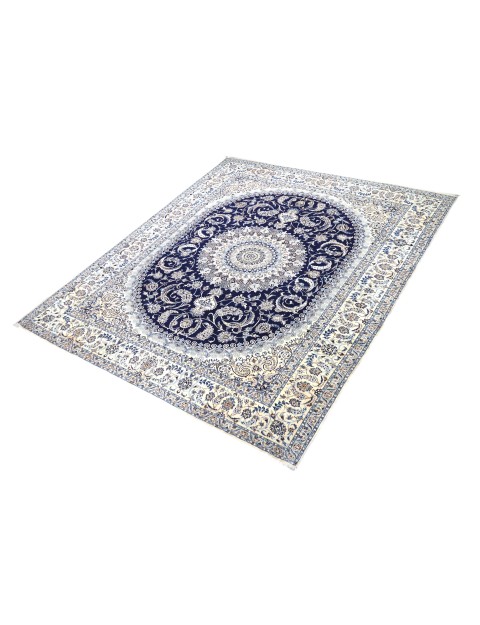 Nain  <br/>485 x 384 cm