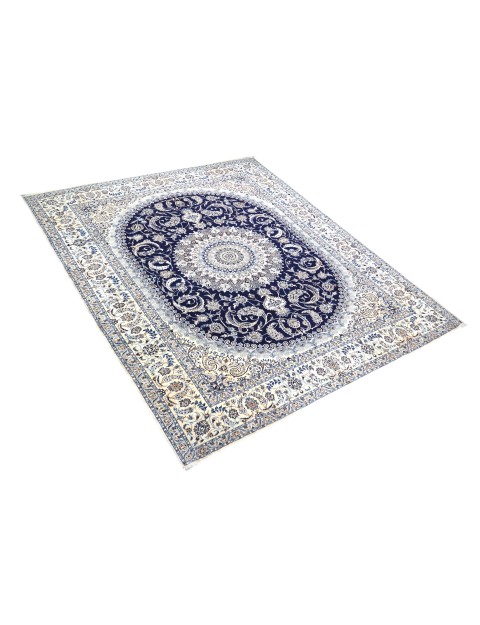 Nain  <br/>485 x 384 cm