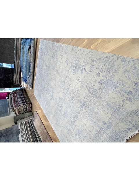 Wolle und Bambus handgefertigt   <br/>427 x 300 cm