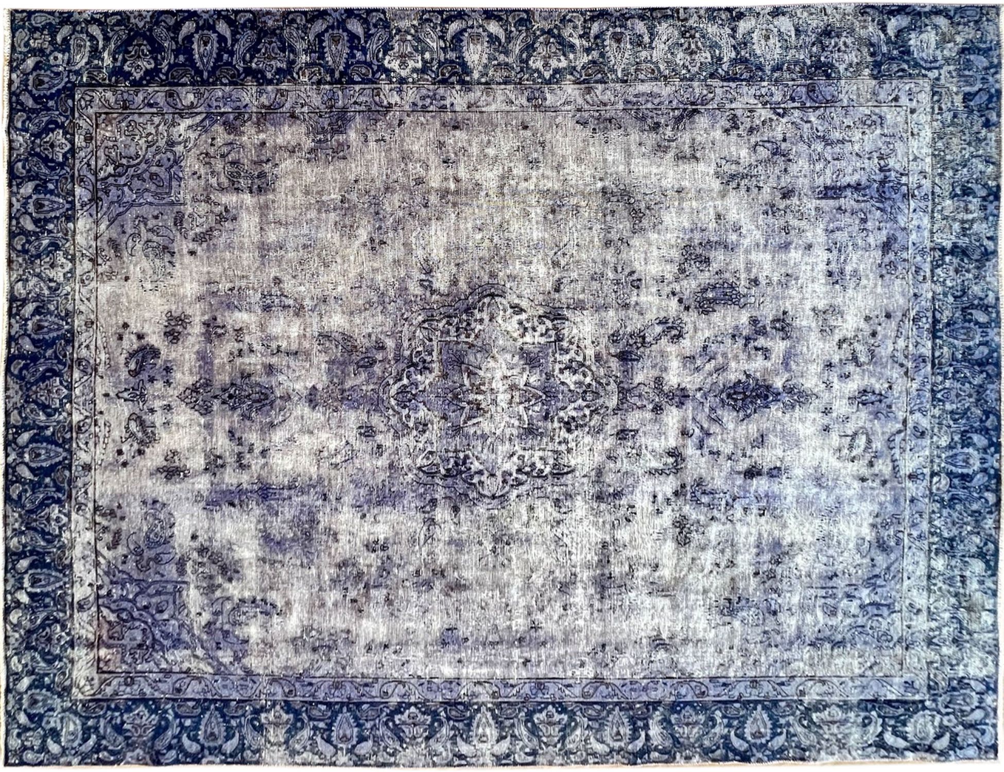 Vintage Heritage  purple  <br/>348 x 274 cm