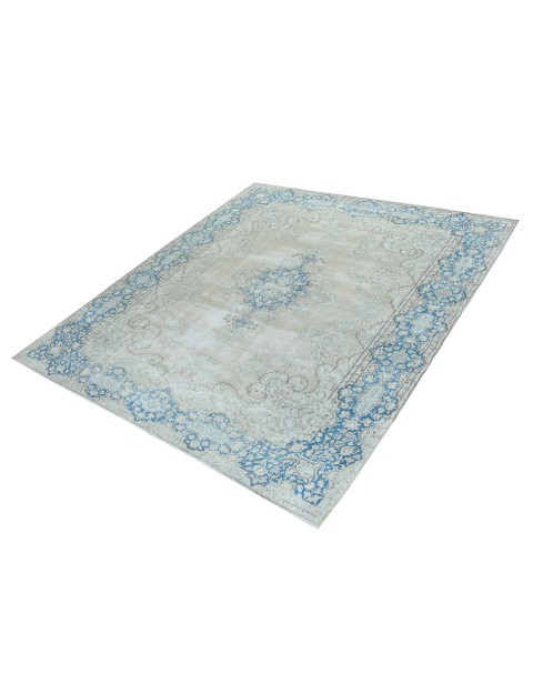 Retro Rug  <br/>386 x 298 cm