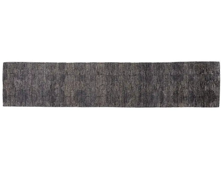 Svart text_origin_4 Gabbeh 371 x 79 cm