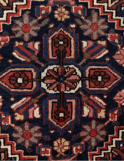 Rosso Persiano Bakhtiar Patina  194 x 133 cm