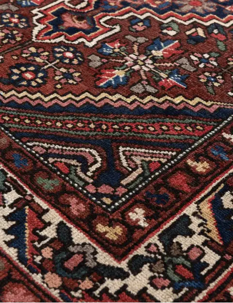 Rosso Persiano Bakhtiar Patina  194 x 133 cm