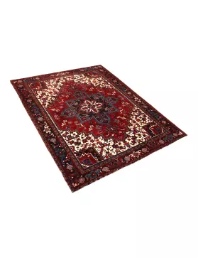Heriz  rouge <br/>262 x 232 cm